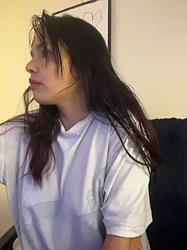 LaraDanverss online show from 2, 4, 2026