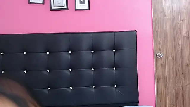 Snapshot of sweett_canela chatting on 27, 11, 2025 sweett canela online show from 27, 11, 2025