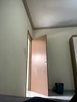 Larissa xxe online show from 16, 12, 2025