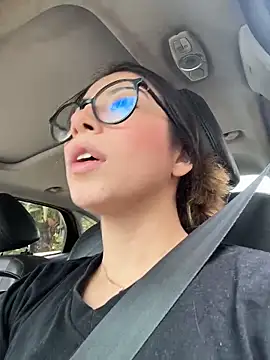 Caitlinn catt online show from 5, 12, 2025