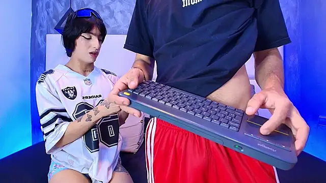 Loversinfire2 online show from 13, 12, 2025