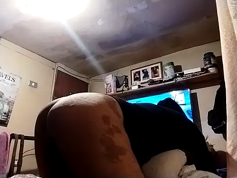 Snapshot of angelcachondo1128 chatting on 14, 4, 2026 angelcachondo1128 online show from 14, 4, 2026