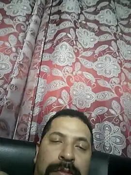Snapshot of BuskedFester chatting on 3, 12, 2025 BuskedFester online show from 3, 12, 2025