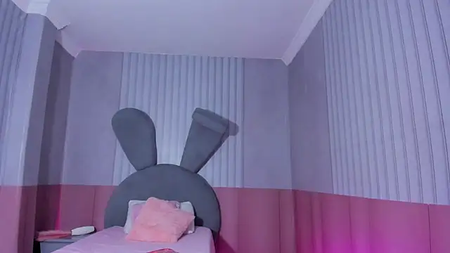 Snapshot of Kendall_curves chatting on 12, 4, 2026 Kendall curves online show from 12, 4, 2026