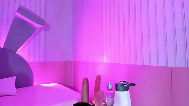 Snapshot of Kendall_curves chatting on 13, 4, 2026 Kendall curves online show from 13, 4, 2026