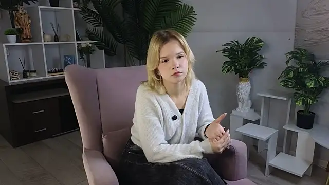 PhillisEsplin online show from 17, 11, 2025