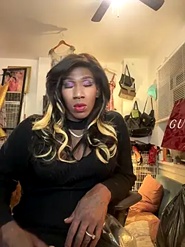 Snapshot of Motherbigbus chatting on 14, 12, 2025 Motherbigbus online show from 14, 12, 2025