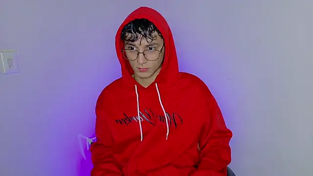 Snapshot of andrew_dann chatting on 27, 11, 2025 andrew dann online show from 27, 11, 2025