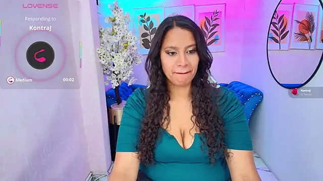 Snapshot of Lili_rousx chatting on 26, 11, 2025 Lili rousx online show from 26, 11, 2025