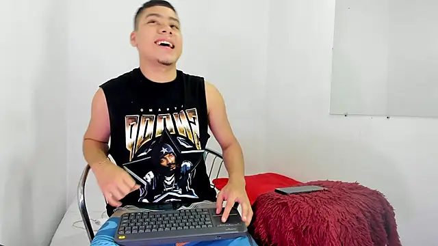 Snapshot of Lucastorrez01 chatting on 5, 2, 2026 Lucastorrez01 online show from 5, 2, 2026