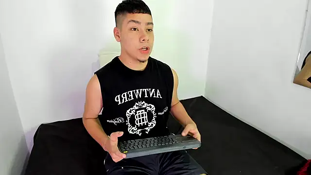 Snapshot of Lucastorrez01 chatting on 17, 3, 2026 Lucastorrez01 online show from 17, 3, 2026