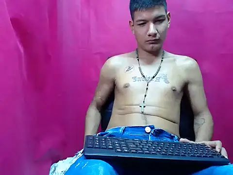 Snapshot of hot1090 chatting on 17, 11, 2025 hot1090 online show from 17, 11, 2025