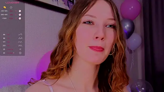 Snapshot of Alisavine chatting on 22, 4, 2026 Alisavine online show from 22, 4, 2026