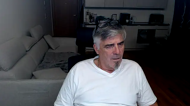 Buidapest online show from 15, 3, 2026