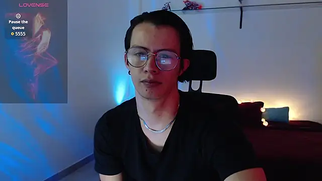 Snapshot of Brandon_starkk chatting on 5, 5, 2026 Brandon starkk online show from 5, 5, 2026