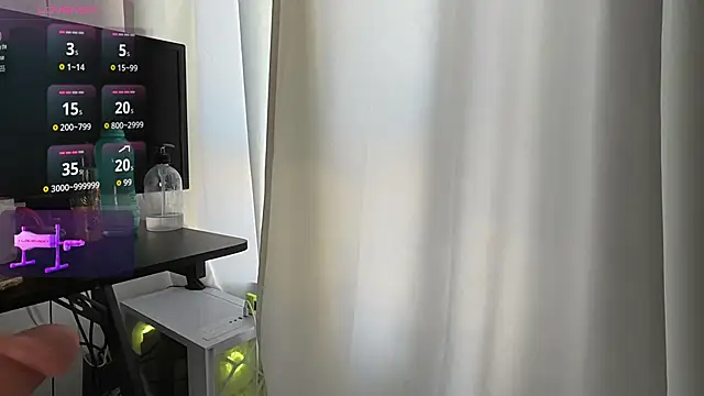 Snapshot of Emily_jayreal chatting on 30, 4, 2026 Emily jayreal online show from 30, 4, 2026