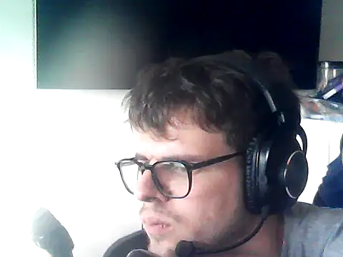 Snapshot of DesertedMonoxide chatting on 8, 5, 2026 DesertedMonoxide online show from 8, 5, 2026