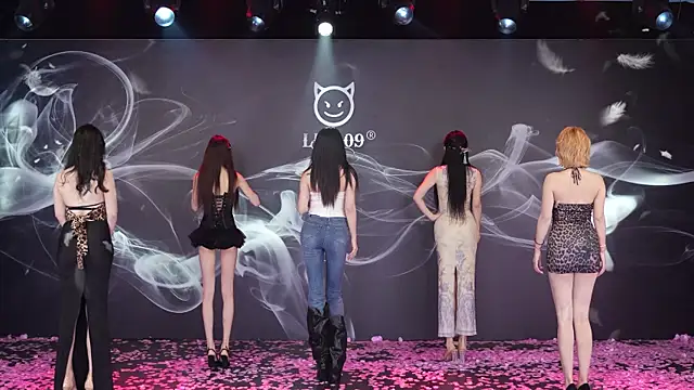 LU-909 online show from 28, 11, 2025