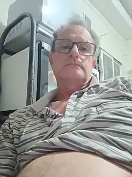 Snapshot of nard53 chatting on 19, 5, 2026 nard53 online show from 19, 5, 2026