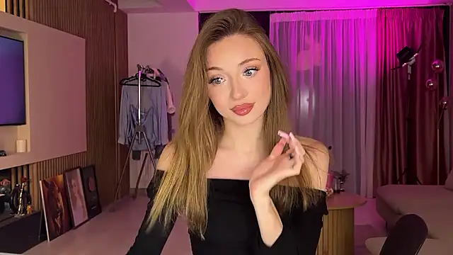 Snapshot of Jolienne chatting on 3, 7, 2026 Jolienne online show from 3, 7, 2026