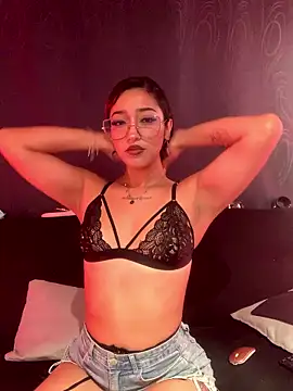 Snapshot of LilithMonette chatting on 17, 1, 2026 LilithMonette online show from 17, 1, 2026