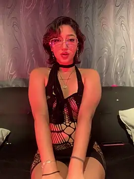 Snapshot of LilithMonette chatting on 4, 2, 2026 LilithMonette online show from 4, 2, 2026