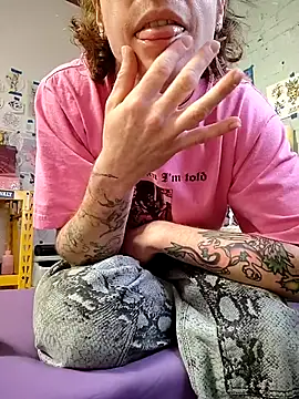 Snapshot of dragonlock chatting on 18, 12, 2025 dragonlock online show from 18, 12, 2025