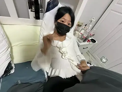 Snapshot of Rosy100 chatting on 14, 12, 2025 Rosy100 online show from 14, 12, 2025