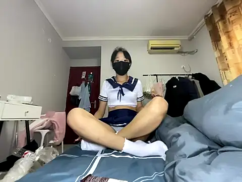 Snapshot of Rosy100 chatting on 15, 12, 2025 Rosy100 online show from 15, 12, 2025