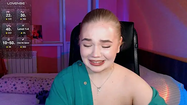 Snapshot of EmiRisse chatting on 1, 12, 2025 EmiRisse online show from 1, 12, 2025