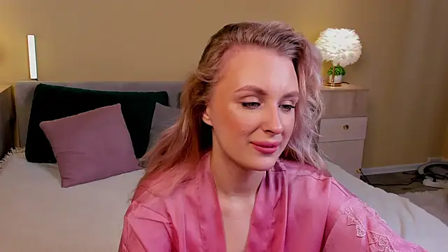 KiraRuiz online show from 6, 2, 2026