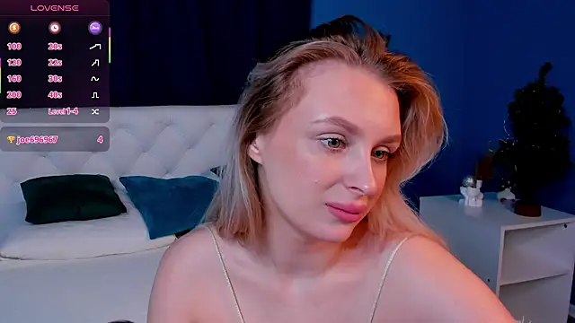 KiraRuiz online show from 12, 2, 2026