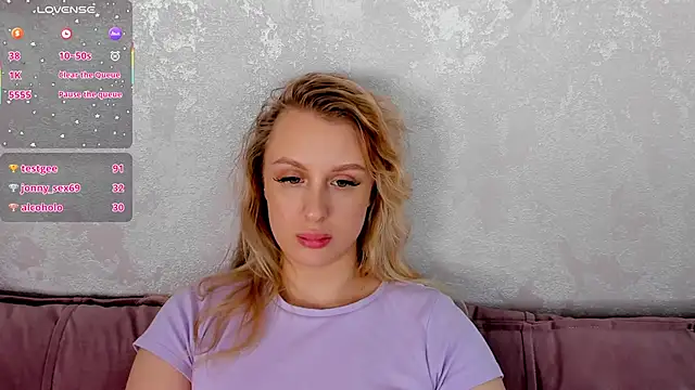 KiraRuiz online show from 2, 3, 2026