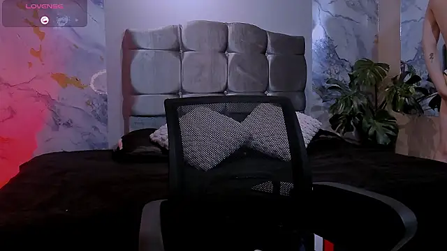 Snapshot of James_Adams_01 chatting on 13, 3, 2026 James Adams 01 online show from 13, 3, 2026