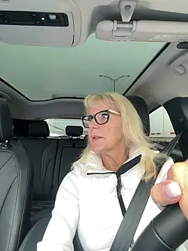 Snapshot of FitCougar chatting on 16, 4, 2026 FitCougar online show from 16, 4, 2026