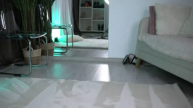 LuvCaprice online show from 17, 12, 2025