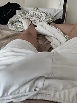 Snapshot of berkkderlerr chatting on 18, 4, 2026 berkkderlerr online show from 18, 4, 2026