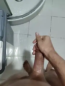 Snapshot of berkkderlerr chatting on 23, 4, 2026 berkkderlerr online show from 23, 4, 2026