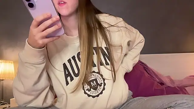 Snapshot of Martimartinaxx chatting on 1, 4, 2026 Martimartinaxx online show from 1, 4, 2026