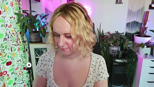 Snapshot of xzoeyryanx chatting on 3, 5, 2026 xzoeyryanx online show from 3, 5, 2026