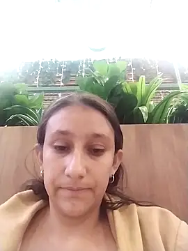 Snapshot of Mikela_19 chatting on 20, 12, 2025 Mikela 19 online show from 20, 12, 2025