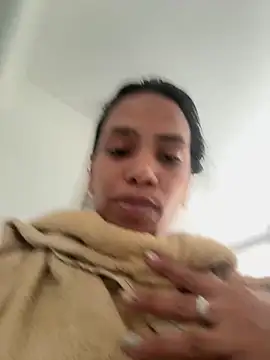 Snapshot of ArielleMillerr- chatting on 2, 2, 2026 ArielleMillerr- online show from 2, 2, 2026