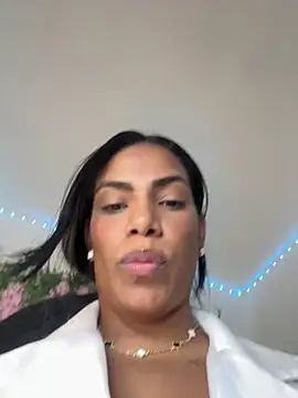 Snapshot of ArielleMillerr- chatting on 6, 3, 2026 ArielleMillerr- online show from 6, 3, 2026