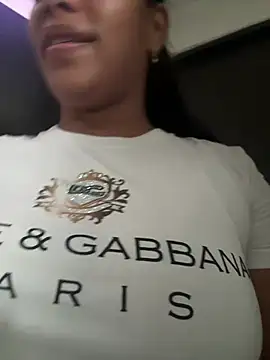 Snapshot of ArielleMillerr- chatting on 6, 4, 2026 ArielleMillerr- online show from 6, 4, 2026