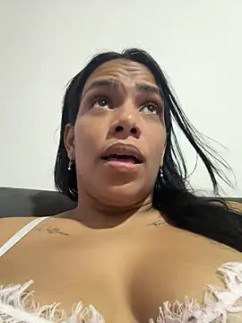 Snapshot of ArielleMillerr- chatting on 8, 4, 2026 ArielleMillerr- online show from 8, 4, 2026