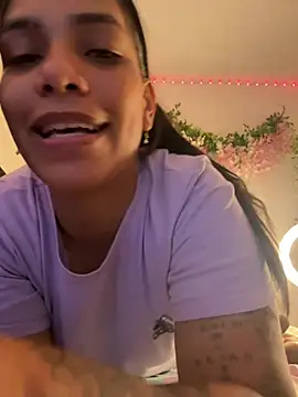 Snapshot of ArielleMillerr- chatting on 17, 4, 2026 ArielleMillerr- online show from 17, 4, 2026