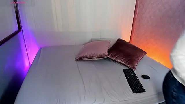 Snapshot of luna_velvett_ chatting on 17, 12, 2025 luna velvett online show from 17, 12, 2025