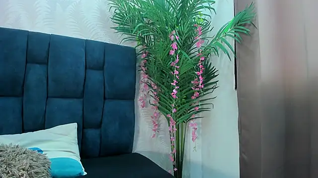 Holly Sly online show from 24, 11, 2025