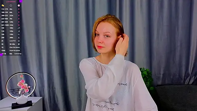 UmbraVelour online show from 6, 3, 2026