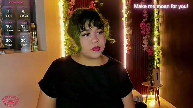 Snapshot of Amanda_Mooree chatting on 15, 7, 2026 Amanda Mooree online show from 15, 7, 2026